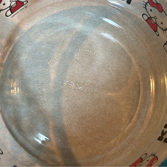Hello Kitty Pyrex bowl for storage- perfect condition - Picture 10 of 13